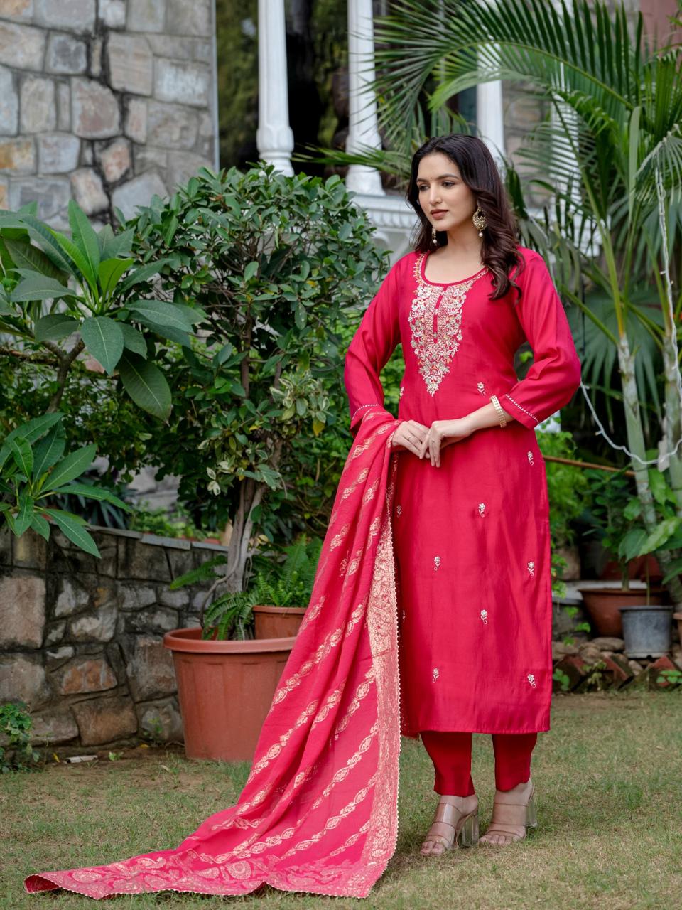 Roman Silk Embroidered Kurta Set (Magenta)