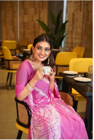 Light Chinon Lehariya print Saree