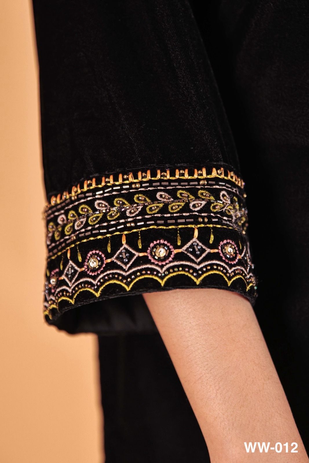 Velvet V neck Dupatta Set (Black)
