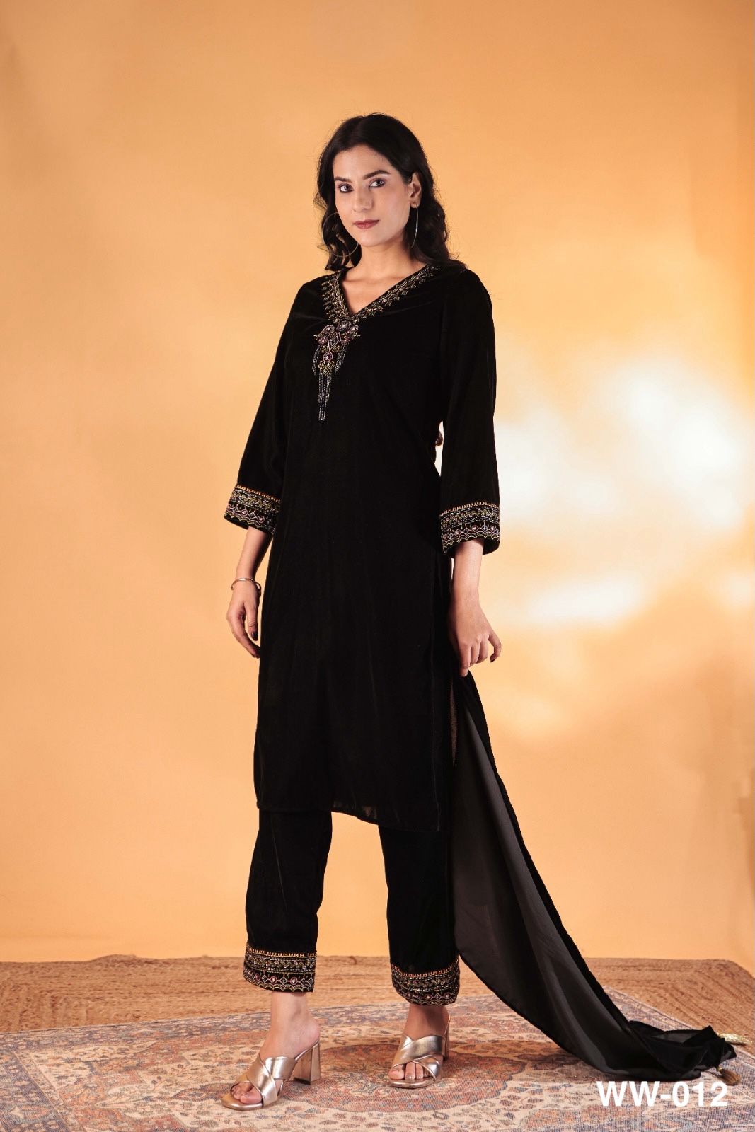 Velvet V neck Dupatta Set (Black)
